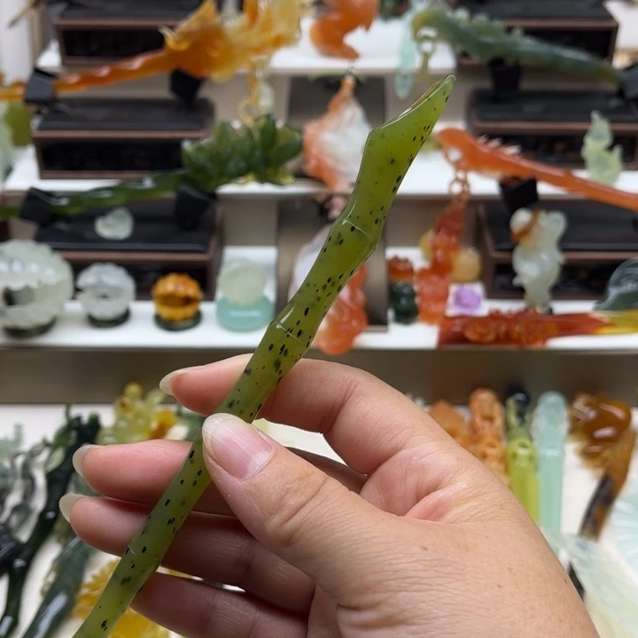 蛇纹石玉未镶嵌岫玉发簪