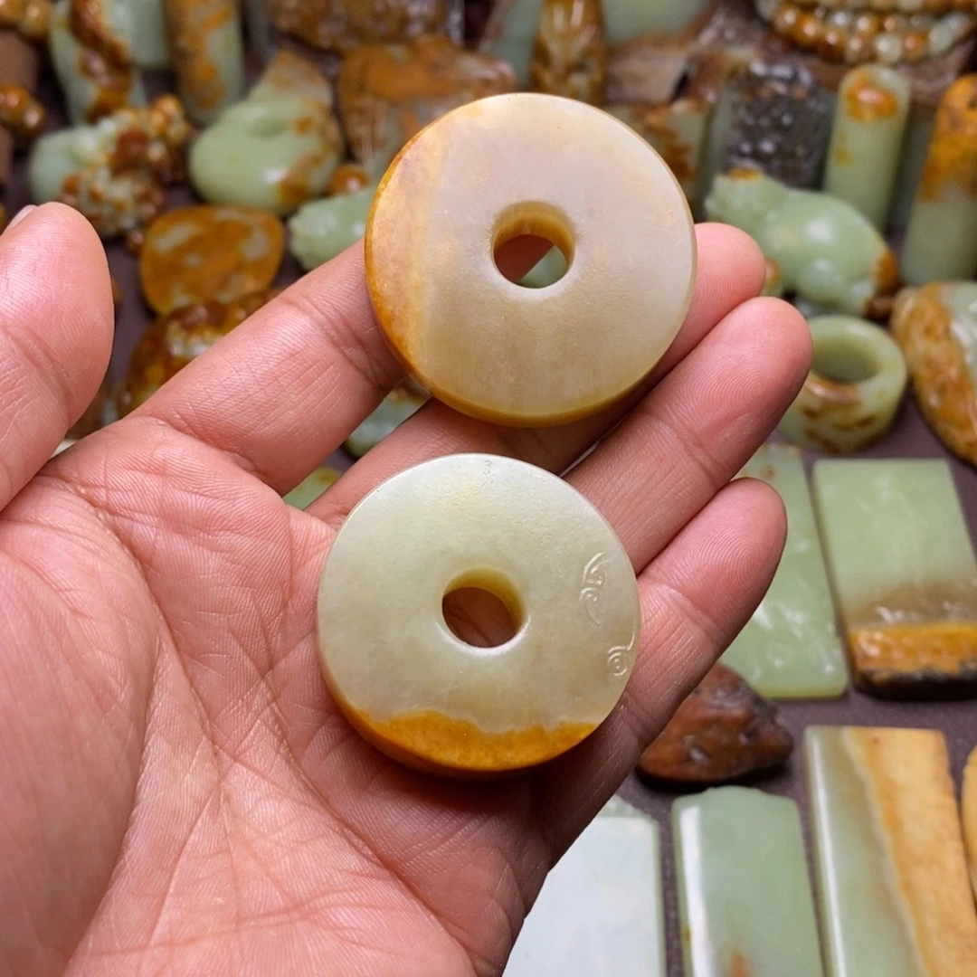 【闪购商品】颈饰未镶嵌岫岩河磨玉（透闪石质玉）梦**影