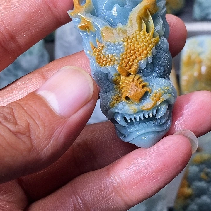藤***余定制翡翠未镶嵌龙牌 抛光3天
