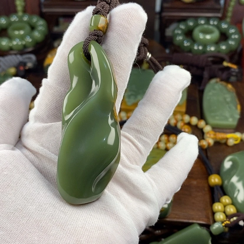 【闪购商品】岫岩河磨玉（透闪石质玉）颈饰未镶嵌