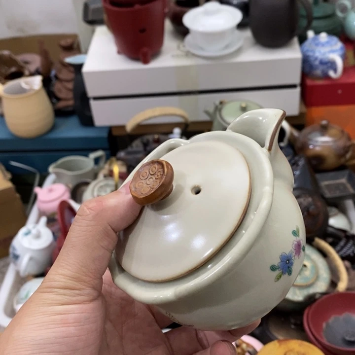 陶瓷艺术品及陶瓷壶壶