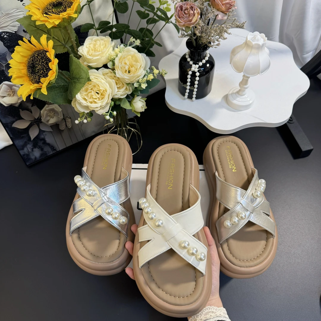 2025夏季爆款时尚厚底沙滩珍珠女拖鞋绝美不累脚配裙子爆款