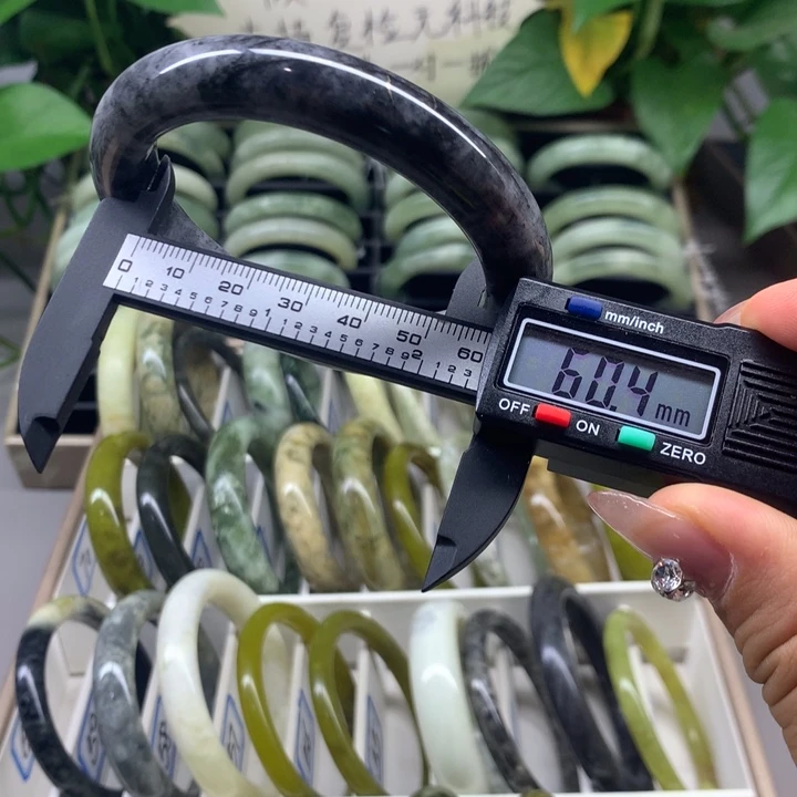 蛇纹石玉未镶嵌手镯60