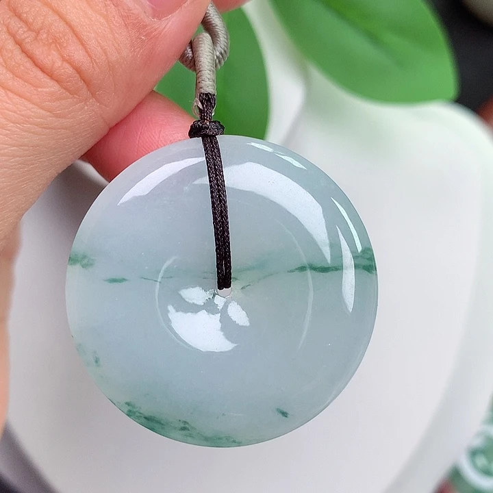 颈饰未镶嵌翡翠平安扣 35.9x5.7mm