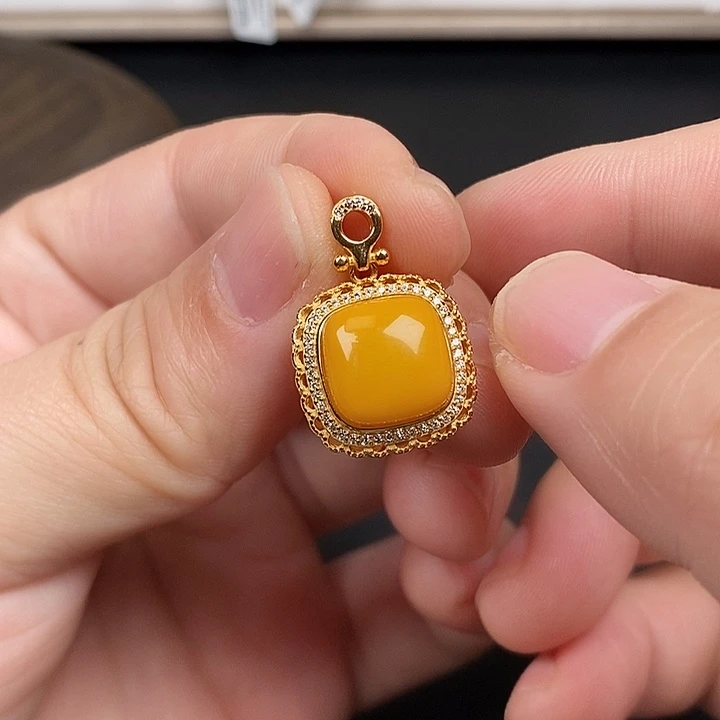 蜜蜡银S925镀金镶嵌吊坠(不含链)