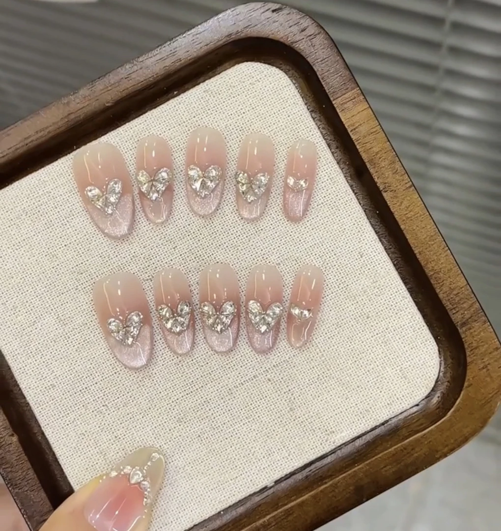 希妹美甲爱心锆石钻