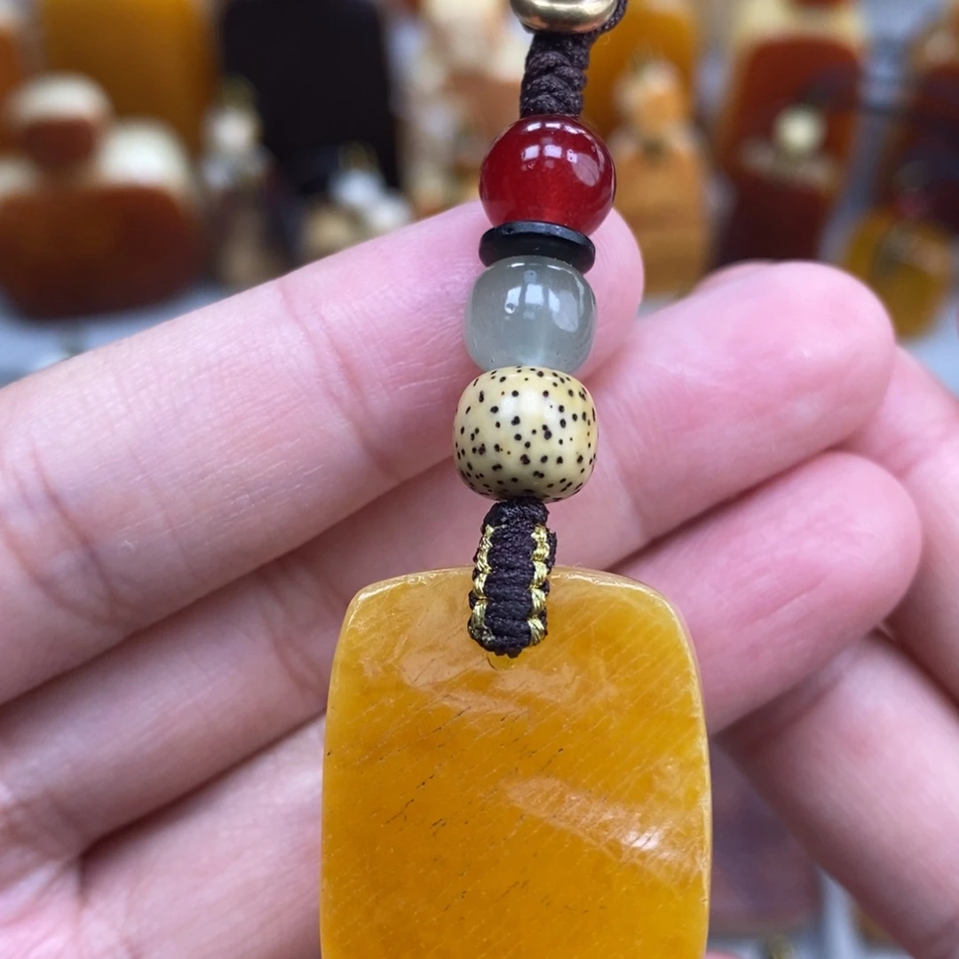 蜜蜡未镶嵌珠宝奇石