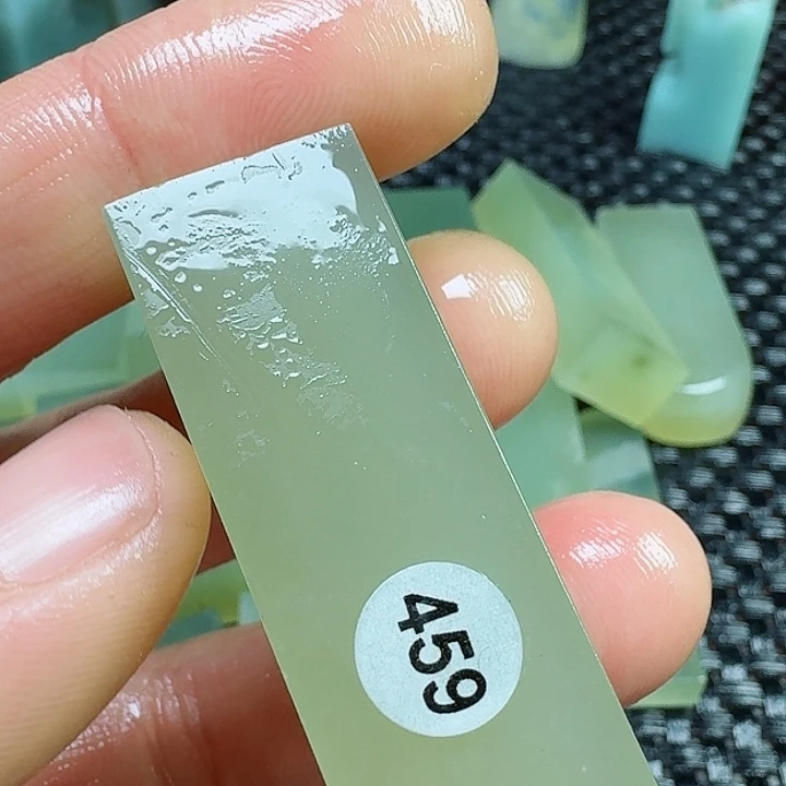 老挝石凄凄切切的