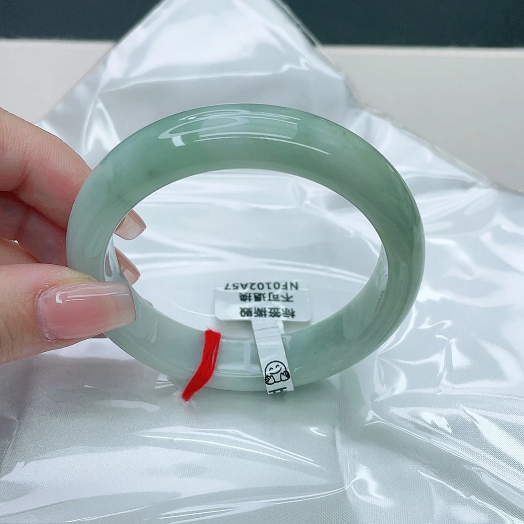 翡翠手镯未镶嵌正58