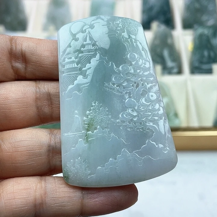 翡翠未镶嵌颈饰天然翡翠A货山水牌