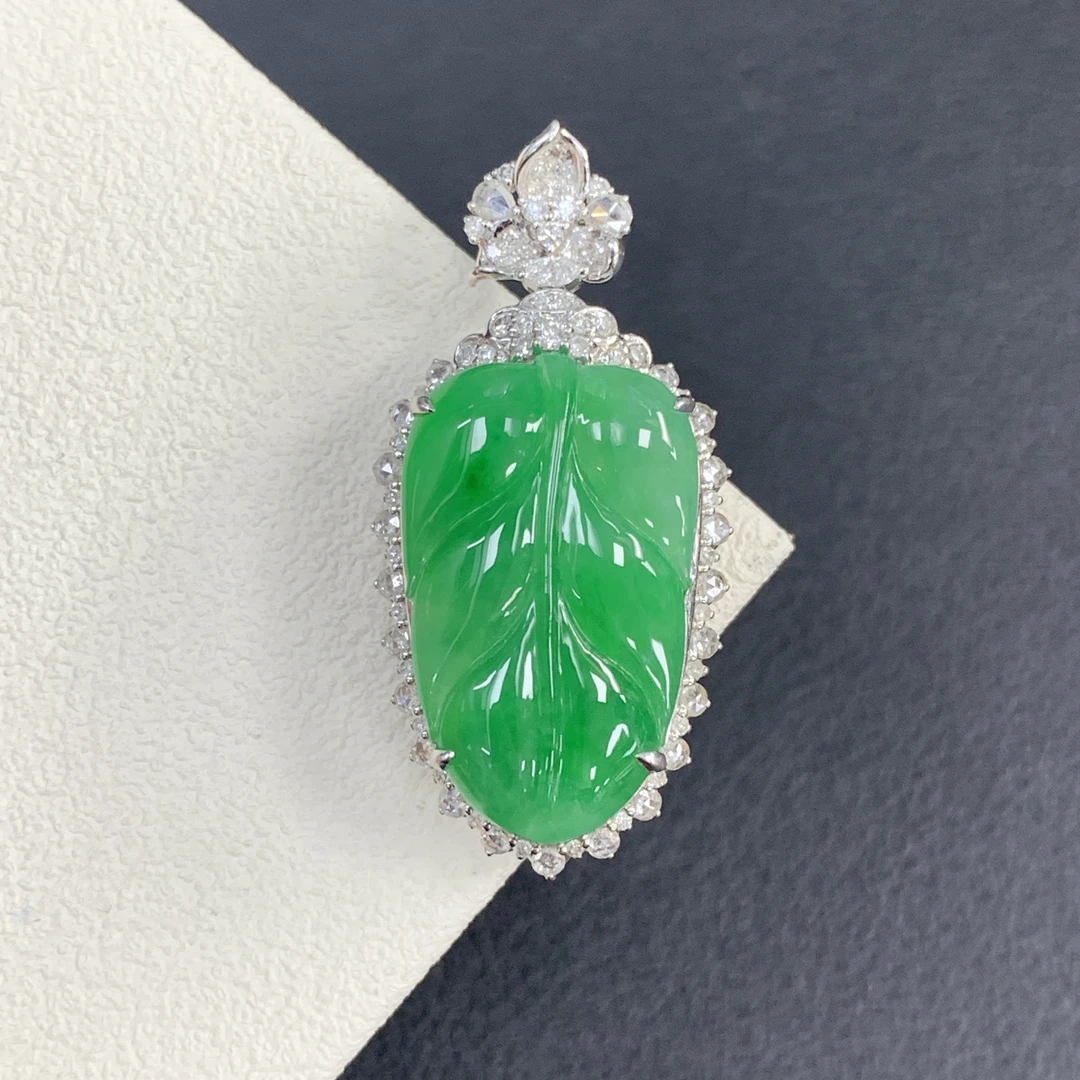 附自然光视频冰种浓阳绿叶子翡翠玉石缅A18k轻奢