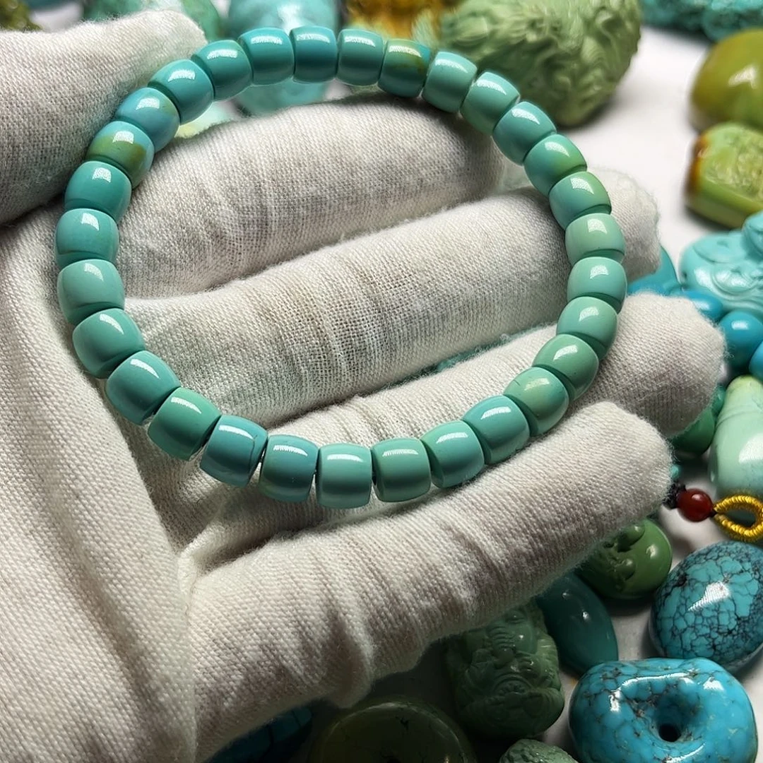 往***风绿松石未镶嵌珠宝奇石