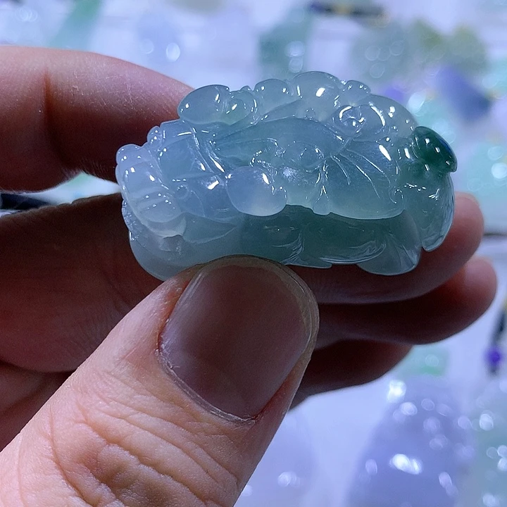 翡翠颈饰未镶嵌天然翡翠A货吊坠