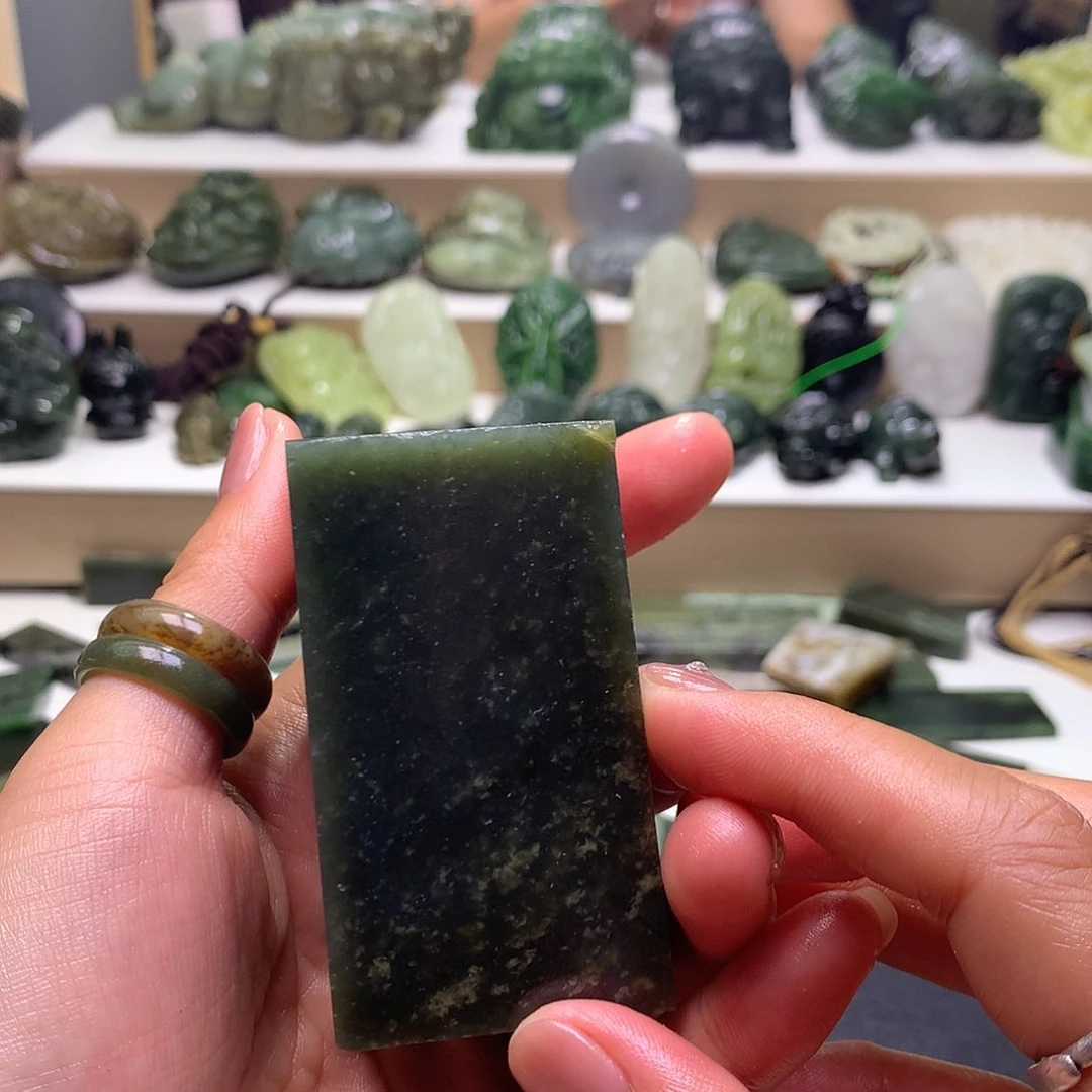 颈饰未镶嵌和田玉纯*水