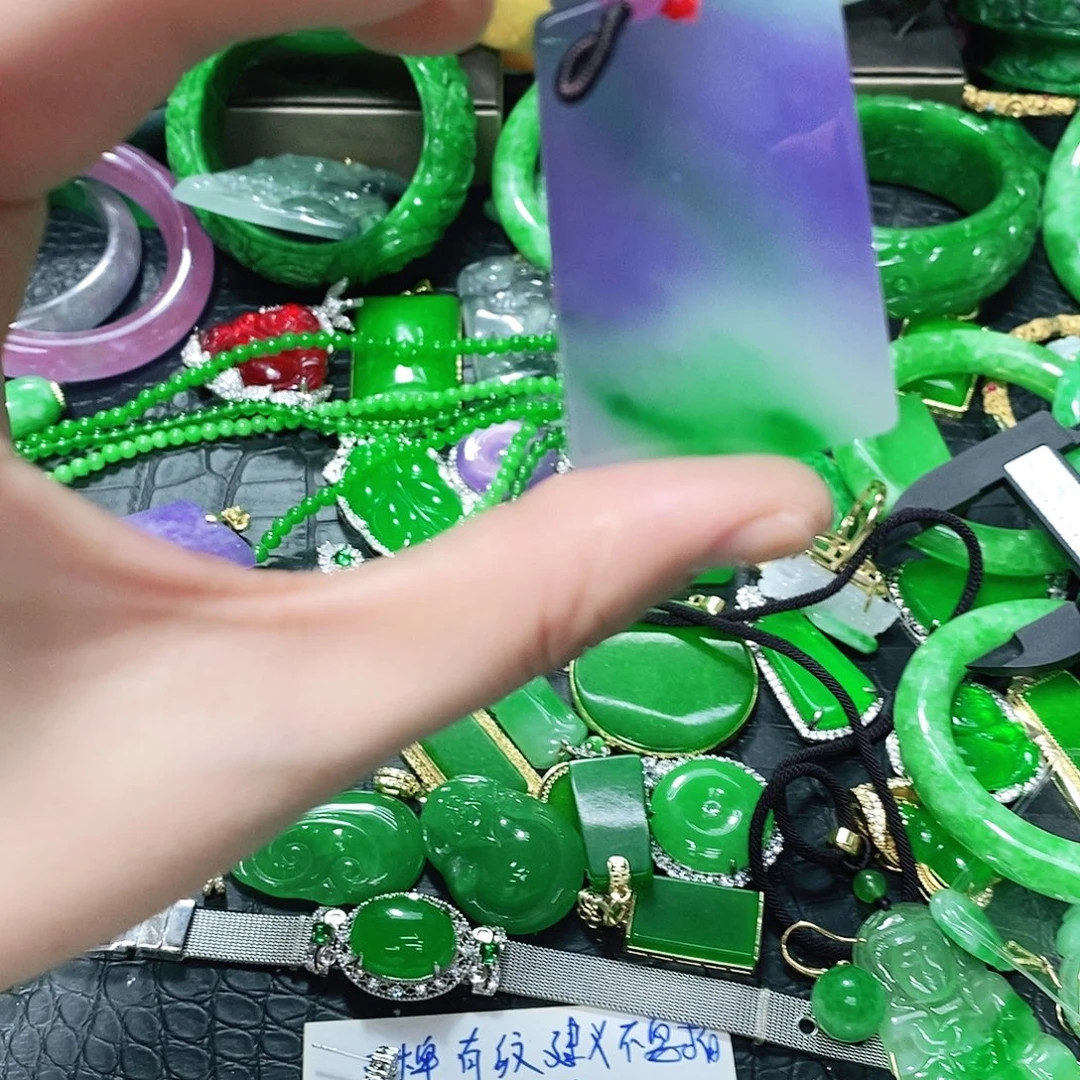 王***红翡翠未镶嵌戒指吊坠