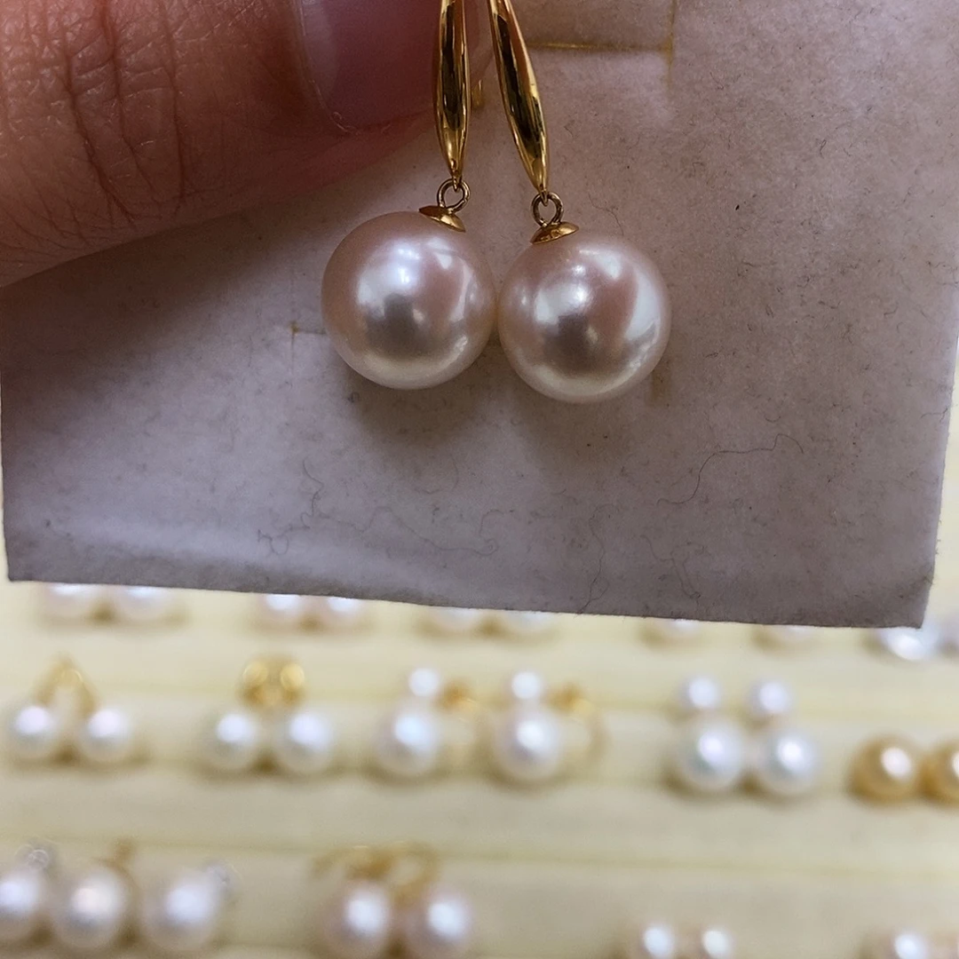 淡水珍珠18K金镶嵌耳饰