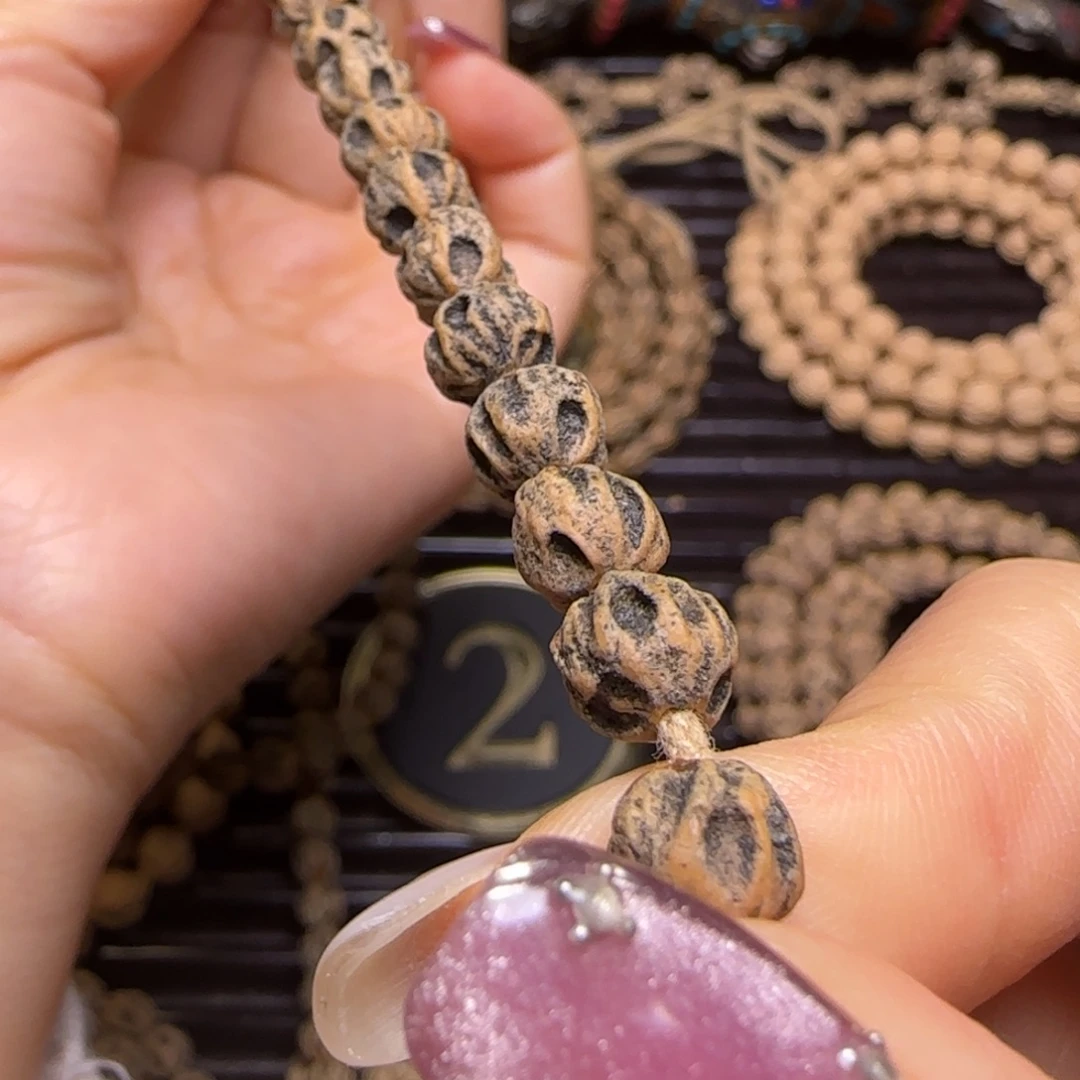 l***.吊坠柏香籽/百香籽