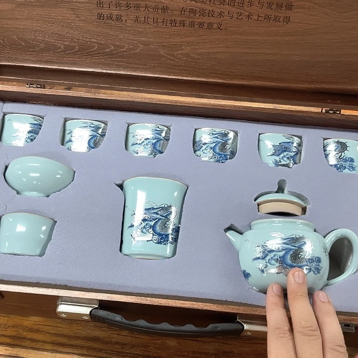 孤品茶具套装等。