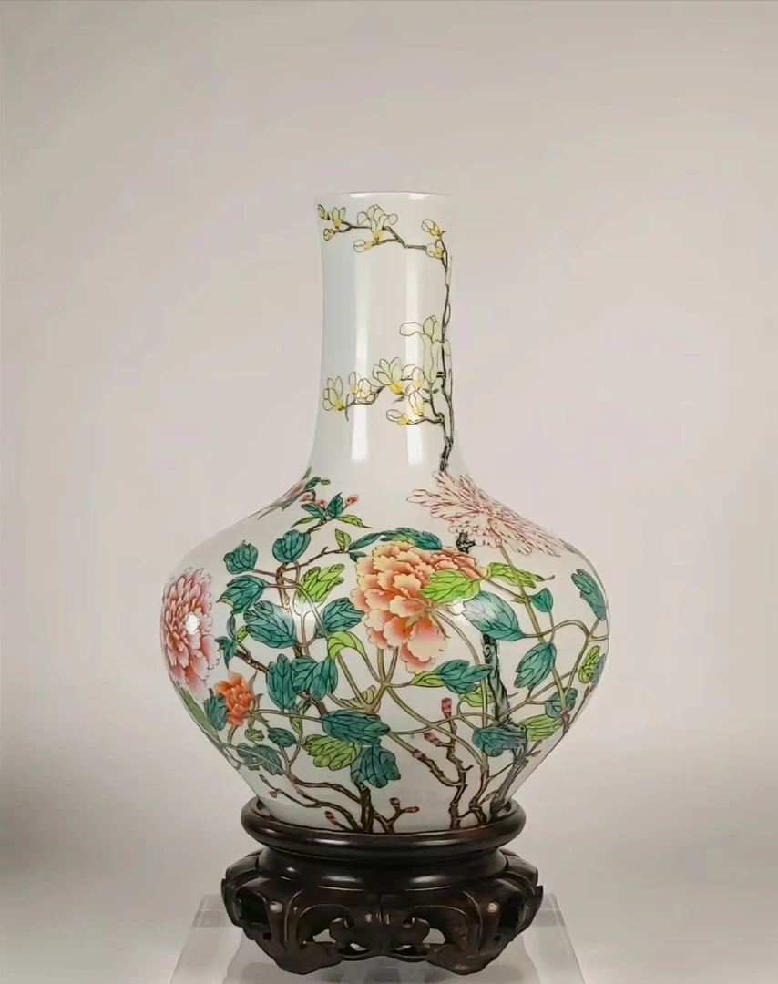 彩绘瓷器花瓶摆件