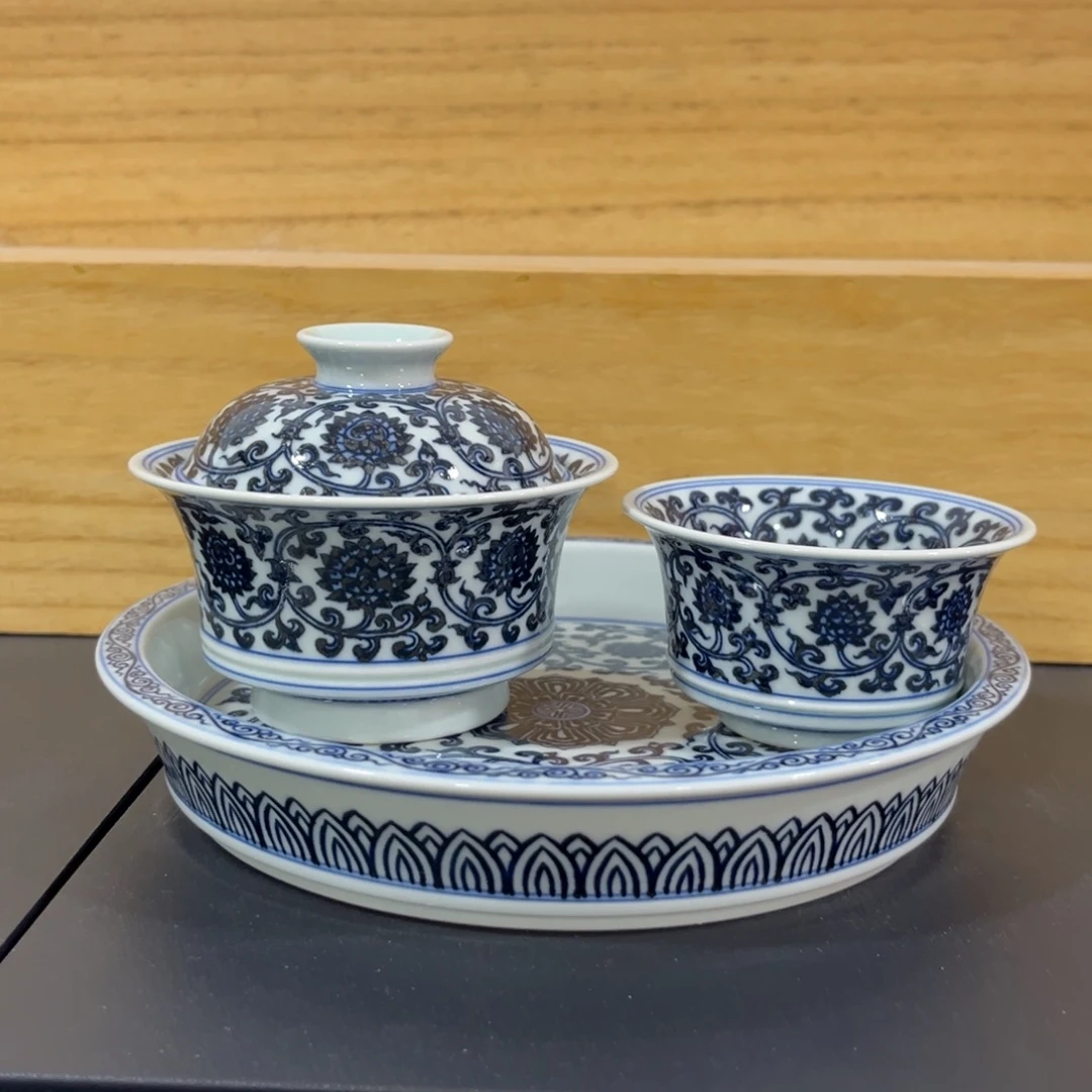 满绘双钩线缠枝莲