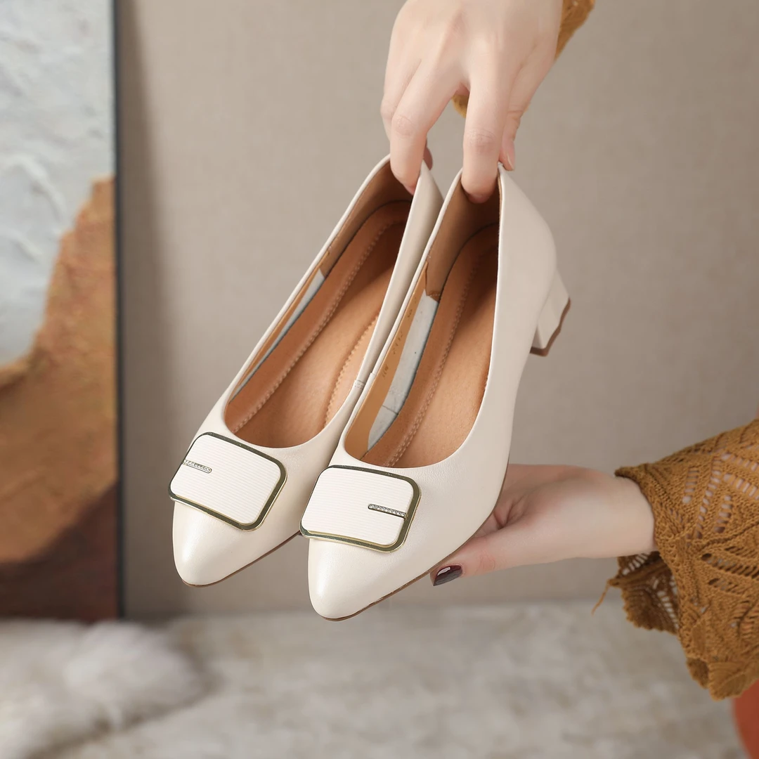 头层牛皮气质水钻方扣优雅尖头鞋女真皮软底舒适浅口单鞋粗跟皮鞋