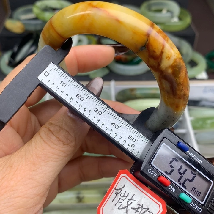蛇纹石玉未镶嵌手镯596