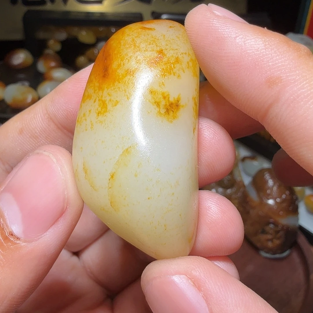 赭***盧和田玉未镶嵌颈饰