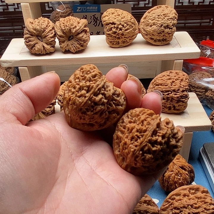 梦***ぐ吊坠文玩核桃南疆