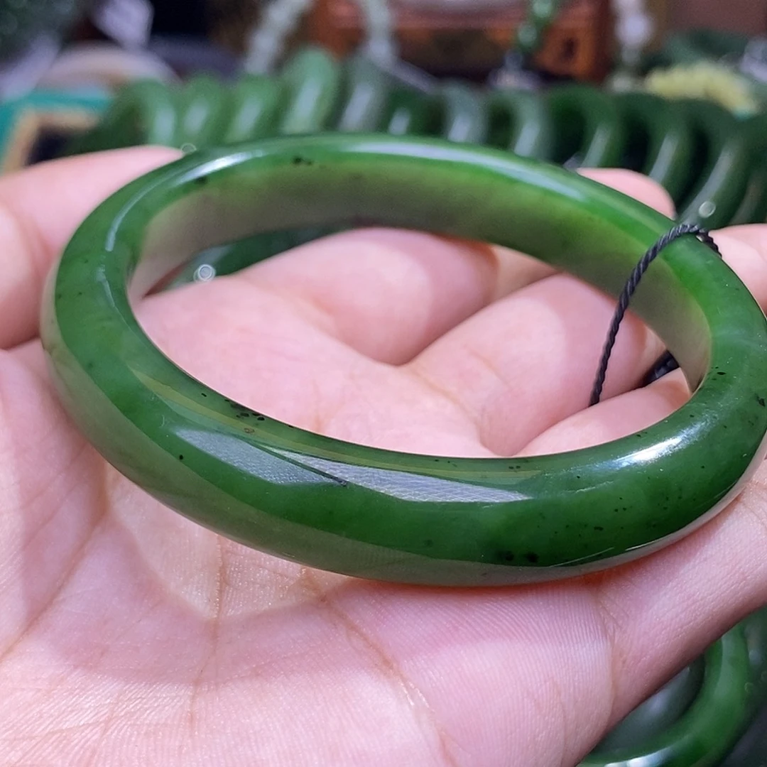 和田玉手镯未镶嵌碧玉61,3菠菜绿老矿料手镯