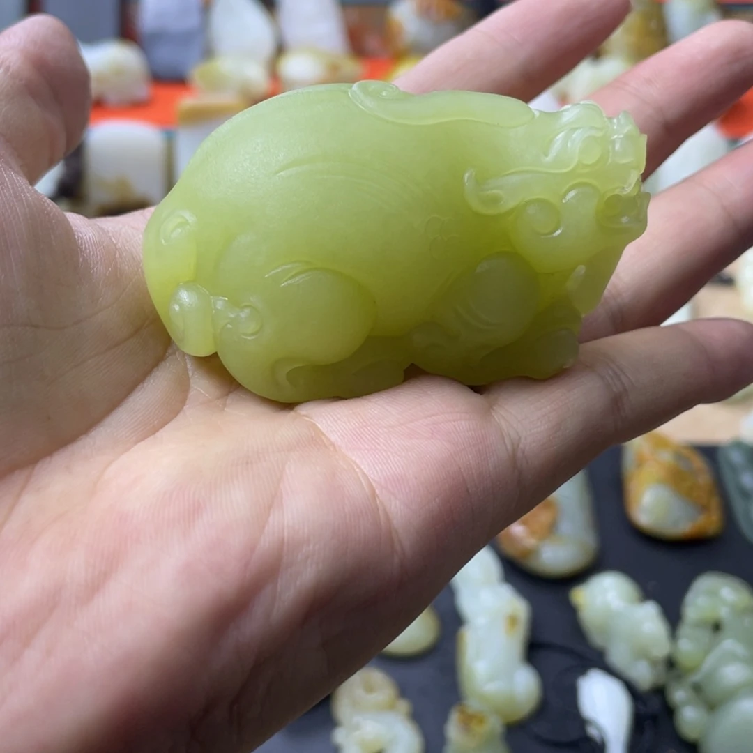 未镶嵌和田玉（黄玉）把件