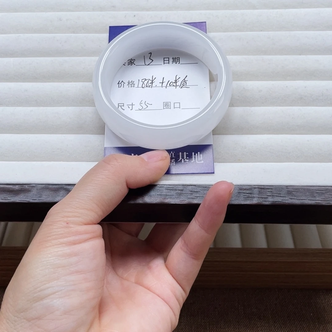 小***衣石英质玉未镶嵌手镯13
