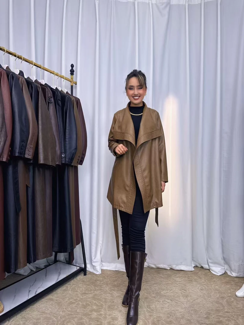 D新春款专柜品质轻职风不规则西装领气质高级感短款皮风衣