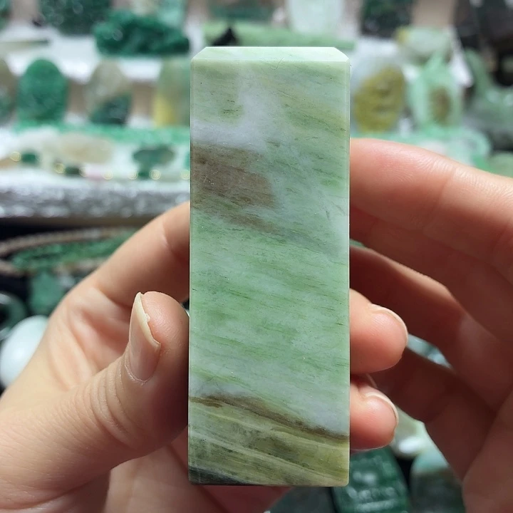 独山玉未镶嵌吊坠