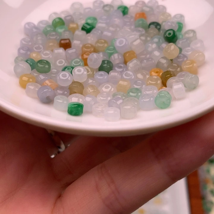 翡翠散珠小桶珠20元1个