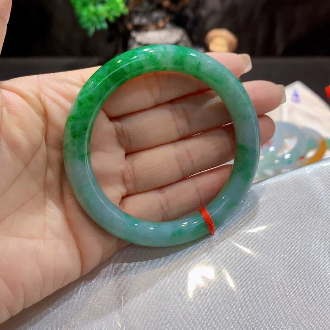 翡翠未镶嵌手镯翡翠手镯