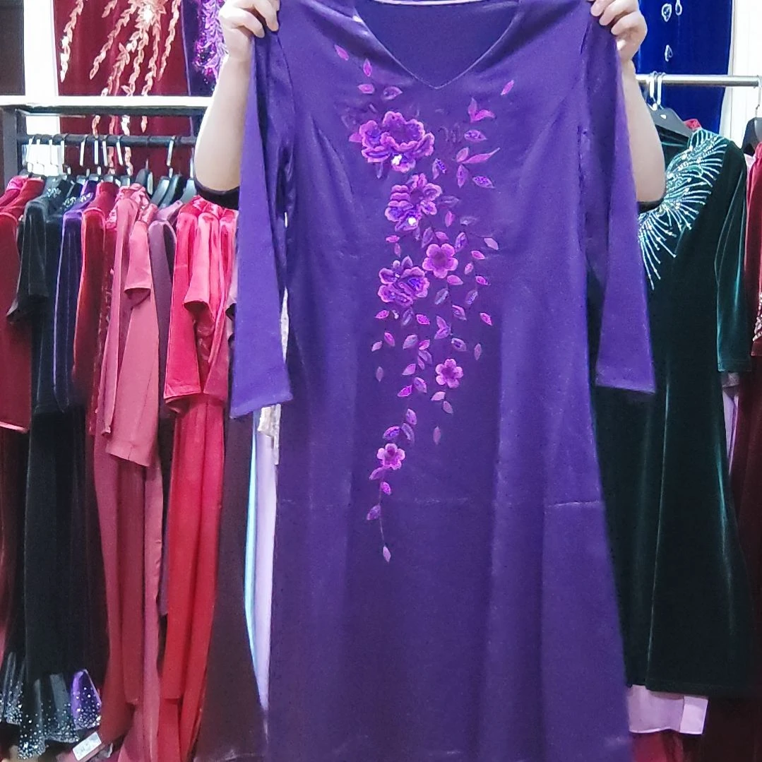 紫色品牌进口三醋酸中长袖v领刺绣中长连衣裙xl100-115内