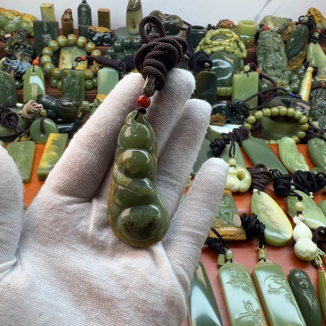 岫岩河磨玉（透闪石质玉）未镶嵌颈饰