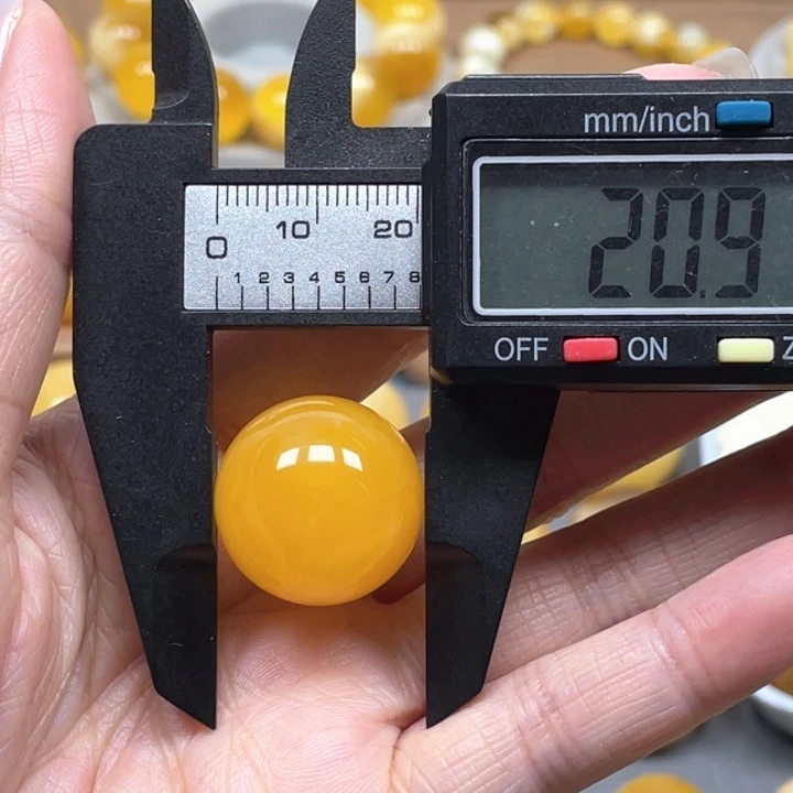 金***文未镶嵌琥珀裸石天然