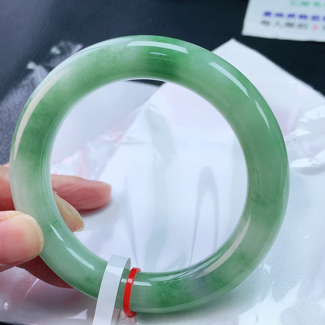 翡翠手镯未镶嵌57胖