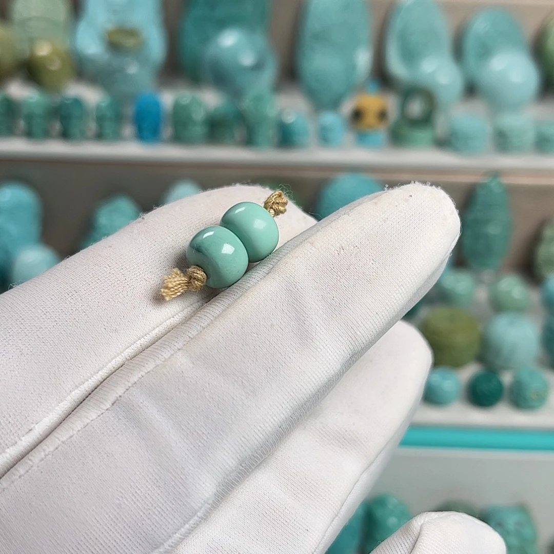 同***天绿松石未镶嵌珠宝奇石