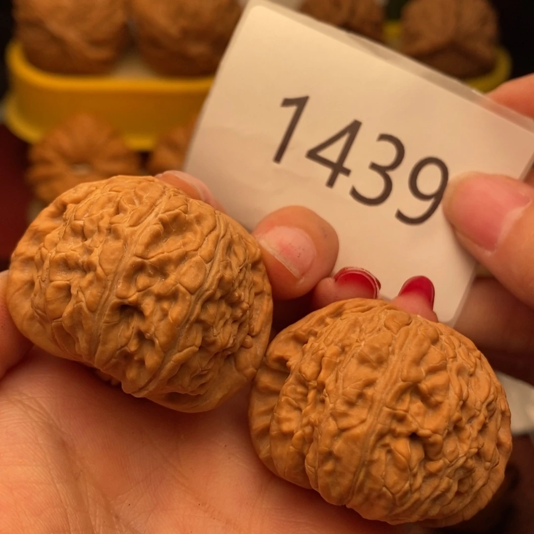 桃核把件白狮子39……