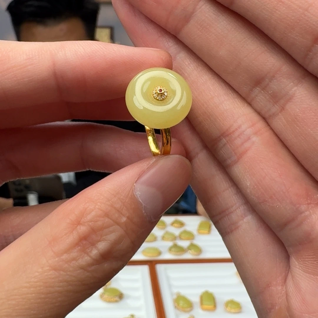 和田玉18K金镶嵌颈饰927冰冰