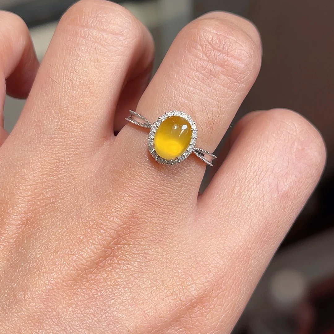 翡翠18K金镶嵌戒指蛋面