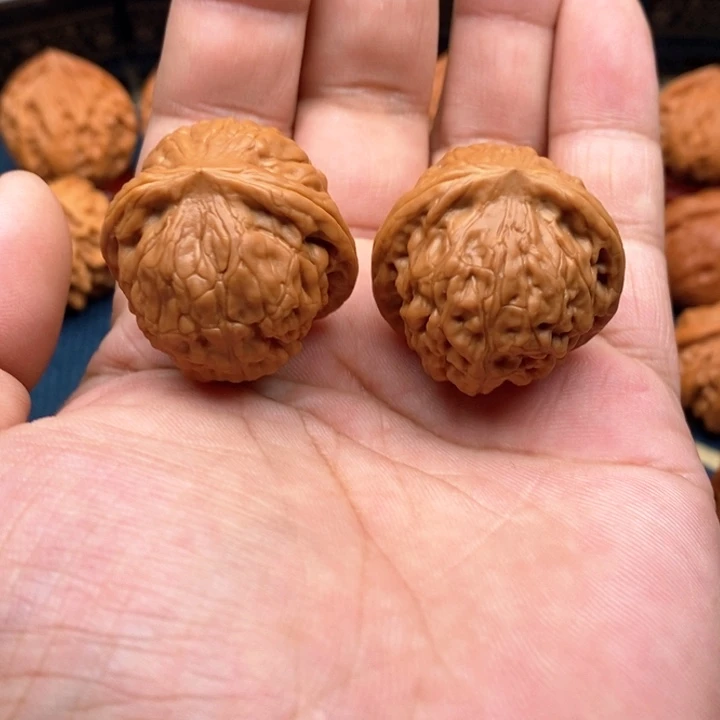 文玩核桃把件黑**王手捻