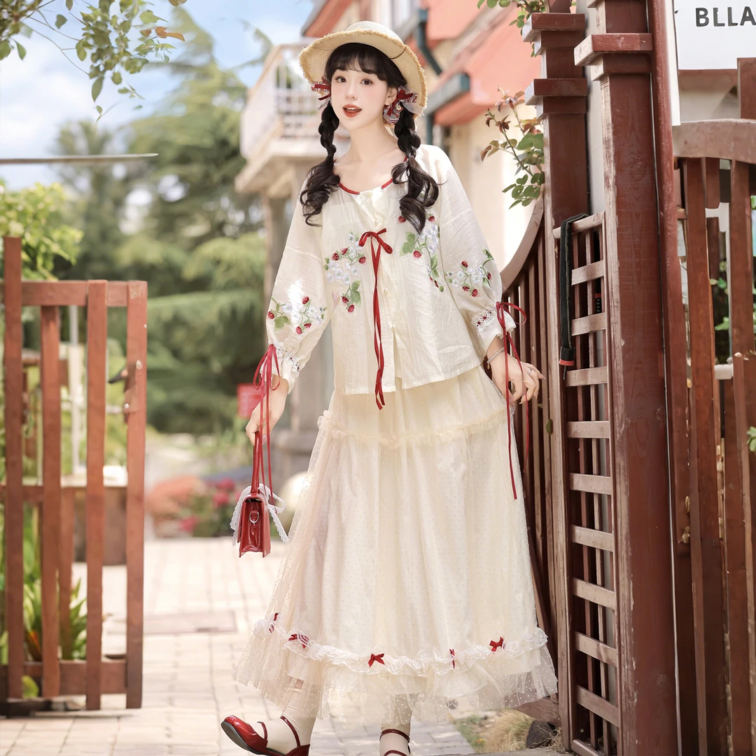秀巅原创汉服【夏日草莓】汉元素蓬蓬裙吊带圆领刺绣上衣可爱少女