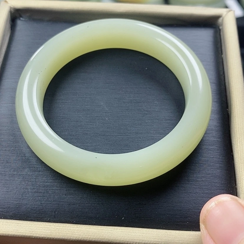 【闪购商品】未镶嵌手镯和田玉