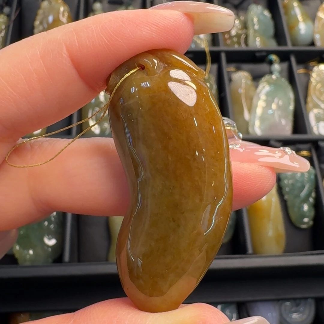 翡翠未镶嵌颈饰福瓜