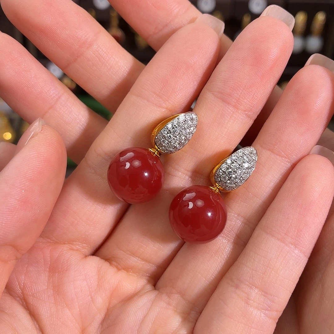 18K金镶嵌南红玛瑙耳饰暖