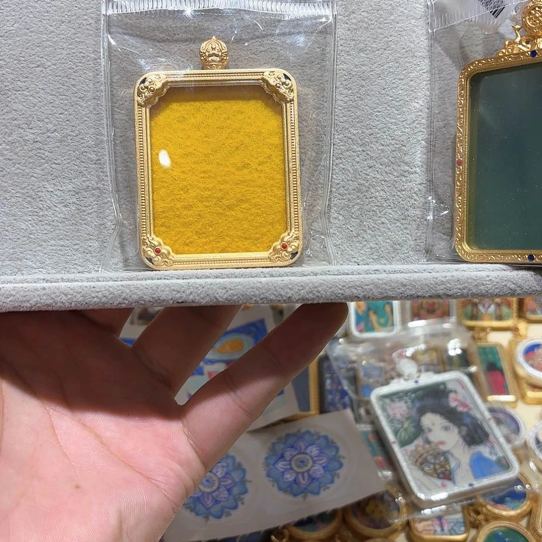 咳***咳吊坠纯手绘唐卡得盒子