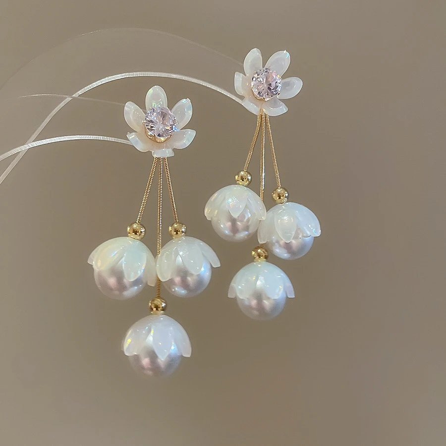 铜合金仿珍珠耳饰 优雅法式铃兰花炫彩珠珠花朵耳饰